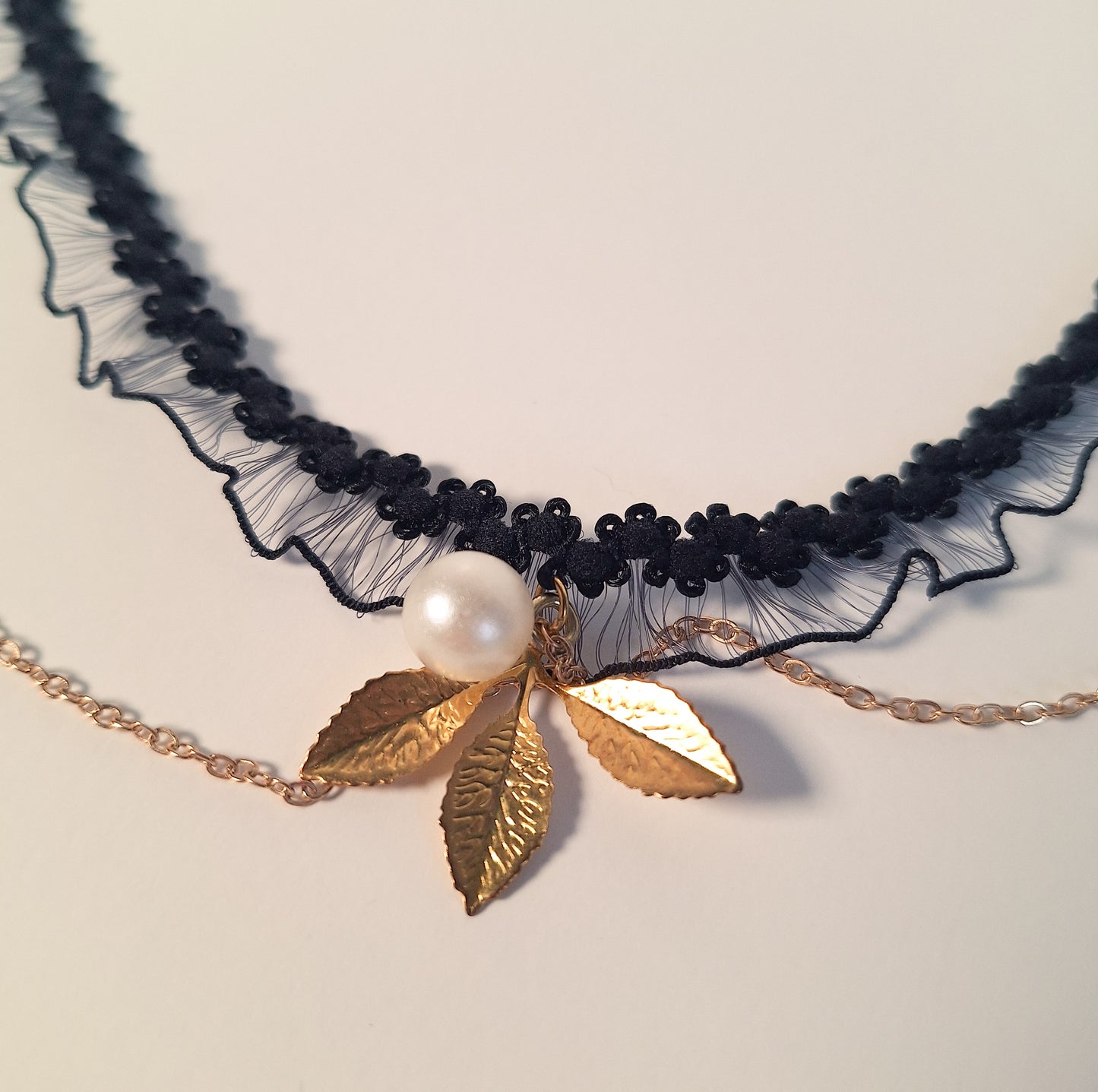 Elegant Lace & Leaf Choker
